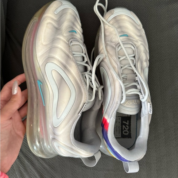 Nike Women’s Air Max 720 GS Wolf Grey Red Teal AR9293-011 Sneaker Size US 9 - Picture 4 of 6